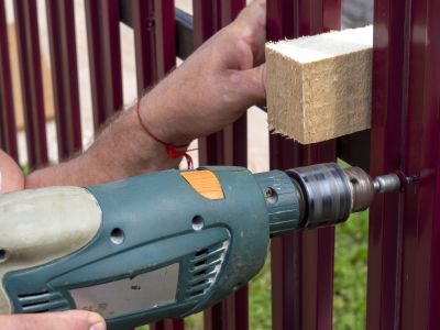 Broken Fence Repair Service